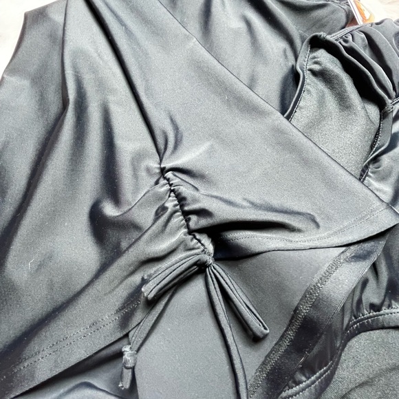 Woman’s Swimsuit | 36c Top - Picture 3 of 14